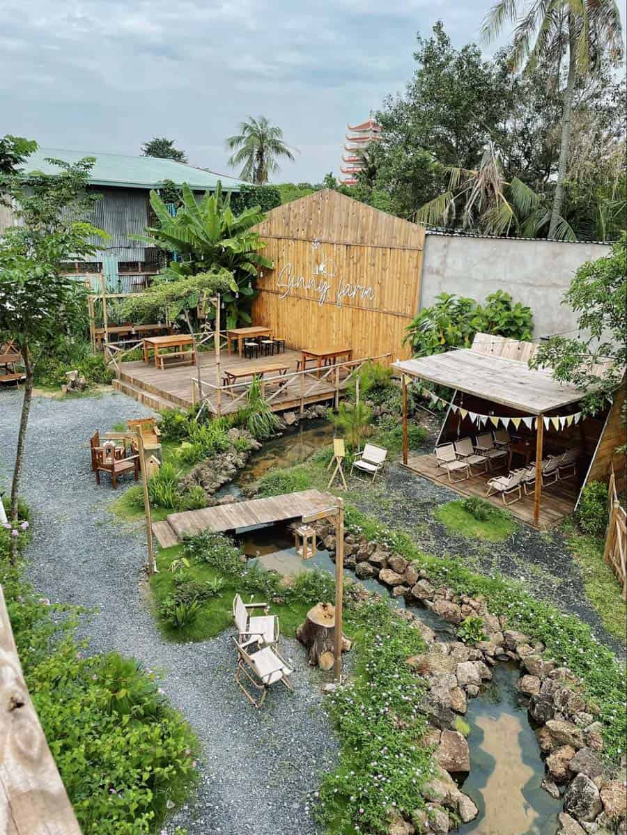 Khu vực ngồi trong thiết kế quán cafe