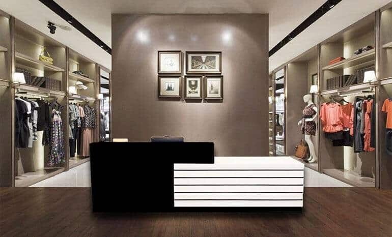 Quầy thu ngân shop thời trang với hệ thống ánh sáng đầy ấn tượng