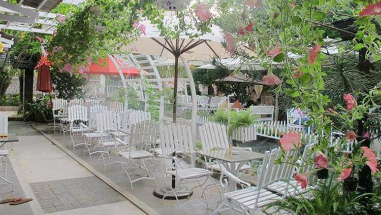 Nhận thi công quán cafe trọn gói tại tphcm 6 Mẫu thiết kế quán cafe theo sắc màu thiên nhiên