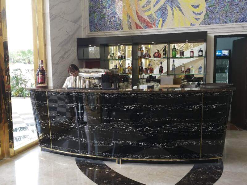 Thiết kế thi công nội thất quầy bar của khách sạn 5 sao LA VELA SaiGon