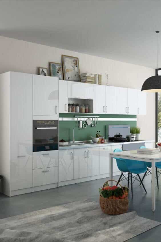 Phòng bếp với thiết kế tủ bếp acrylic đẹp, hiện đại cân đối và hài hòa hoàn hảo cho mọi không gian