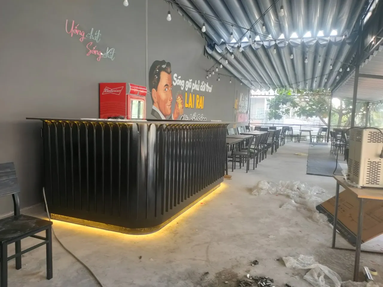 Quầy pha chế quán cafe