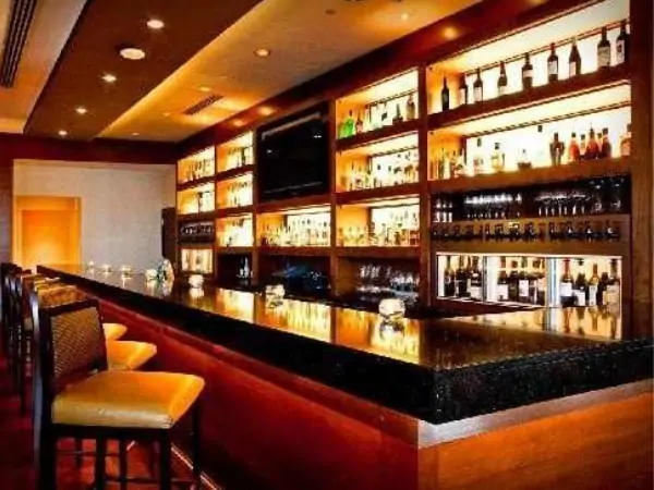Mẫu quầy bar cafe gỗ đẹp chất lượng giá rẻ nhất 2024 8 Mẫu quầy bar cafe gỗ đẹp chất lượng giá rẻ nhất 2024