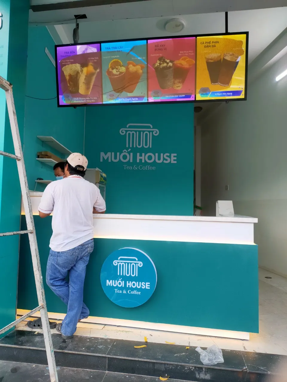 Quầy pha chế quán cafe