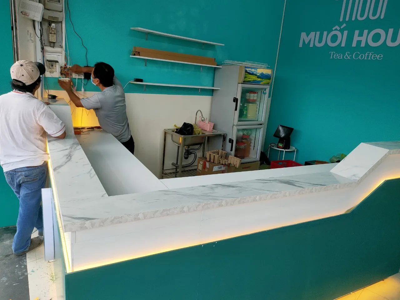 Quầy pha chế quán cafe