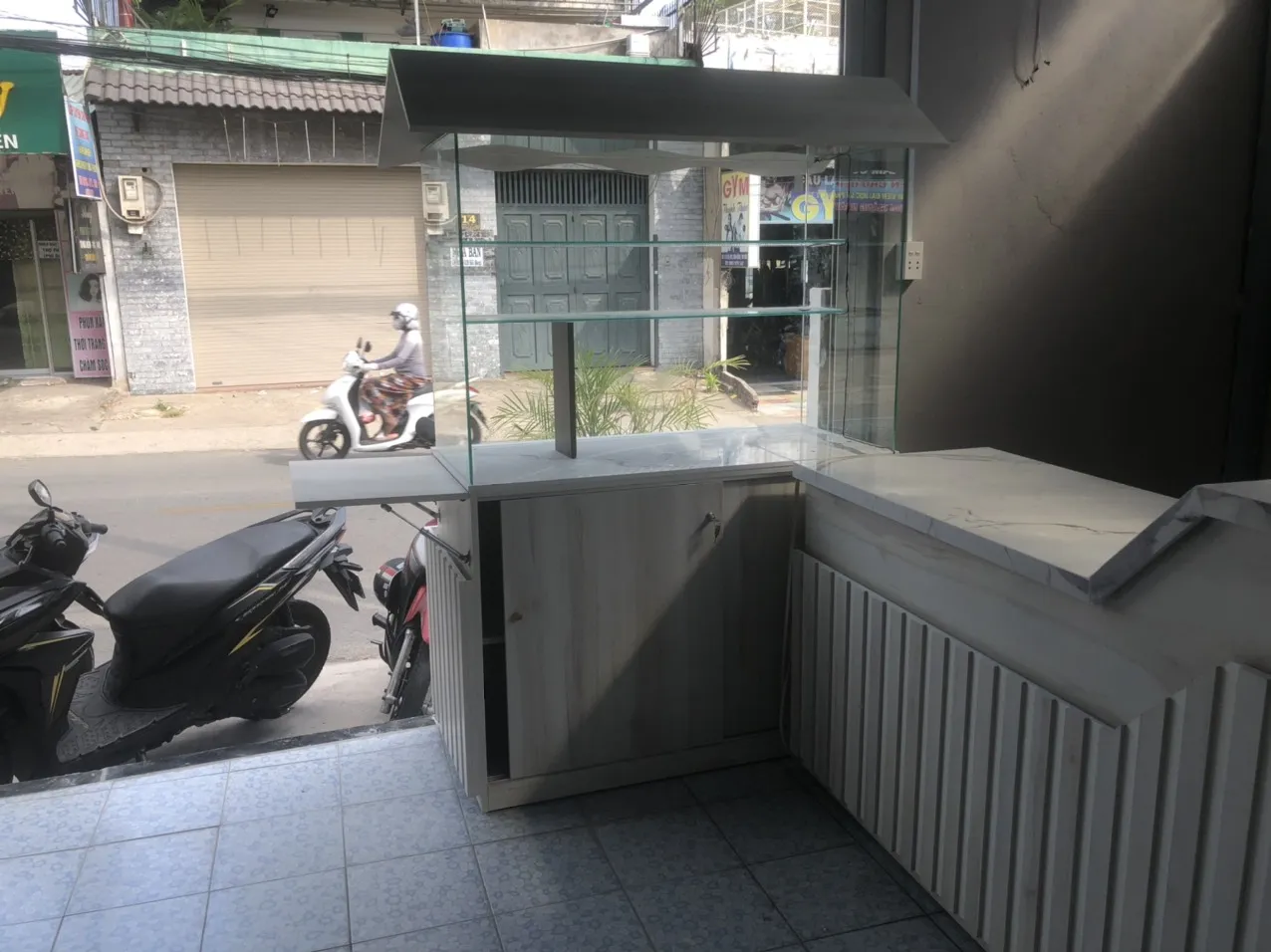 Quầy pha chế quán cafe