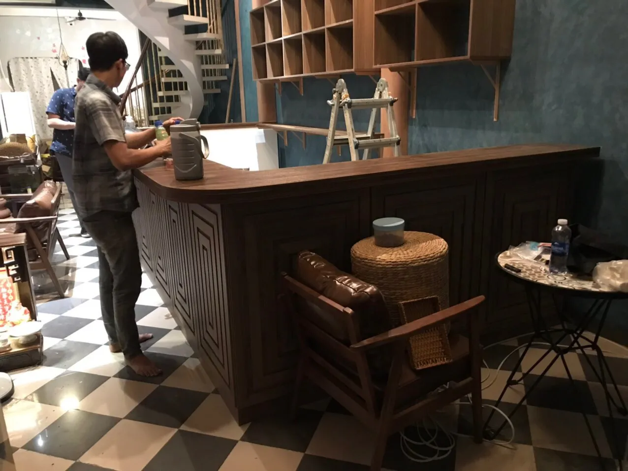 Quầy pha chế quán cafe