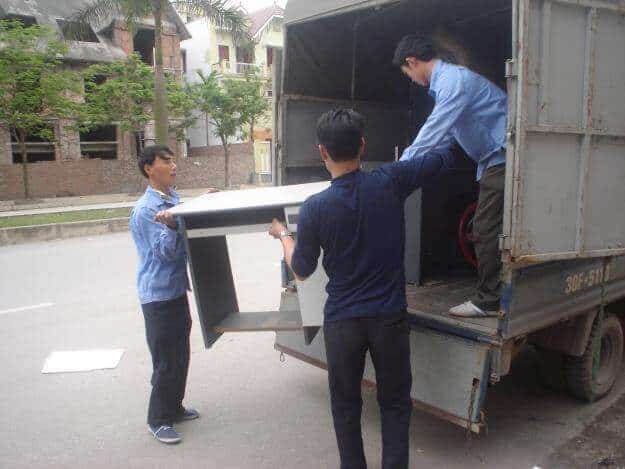 Quy trình chuyển giao thành phẩm bàn họp của công ty Bluecons