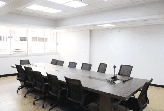 Mẫu bàn họp với thiết kế đẹp, ấn tượng tạo sự hài hòa cho phòng họp của bạn