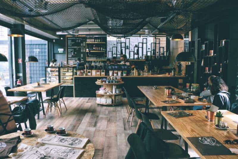 Thi công quán cafe container vẫn đáp ứng đầy đủ công năng của một quán cafe truyền thống