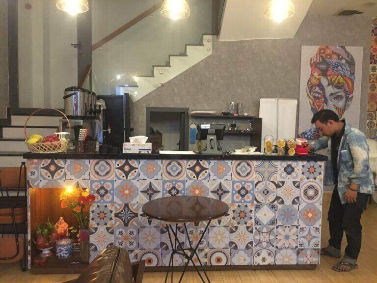 Trang trí quầy bar đẹp, thu hút cho quán cà phê