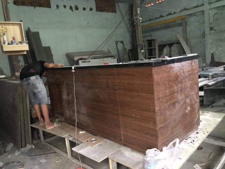 Xưởng mộc chuyên đóng quầy bar tại Bluecons