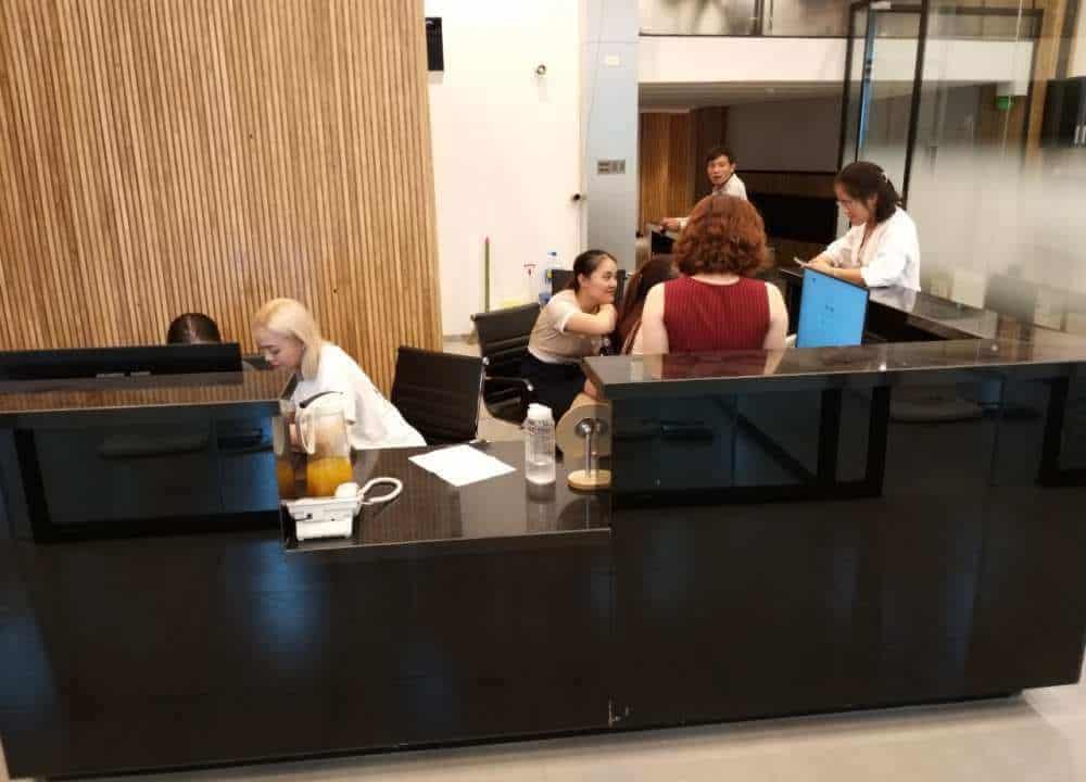 bàn làm việc văn phòng