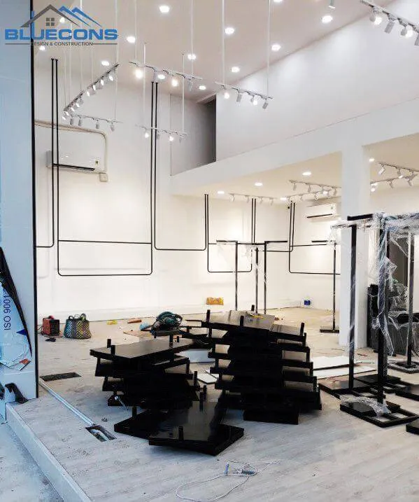 Tổng thể không gian shop thời trang hướng đến sự thanh lịch, tinh tế