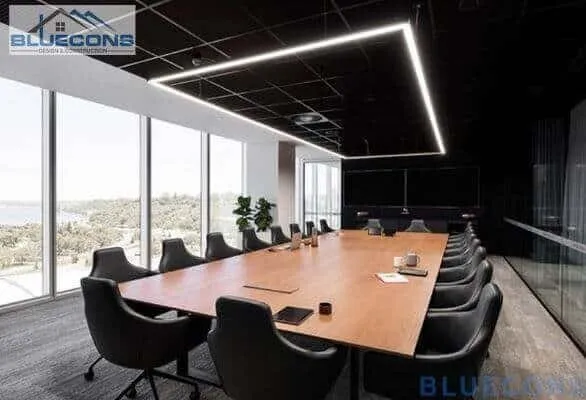 Không gian phòng họp với mẫu thiết kế văn phòng làm việc hiện đại mở, tận dụng tốt ánh sáng thiên nhiên