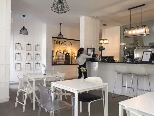 Thiết kế nội thất quán trà sữa, thi công quầy bar trà sữa