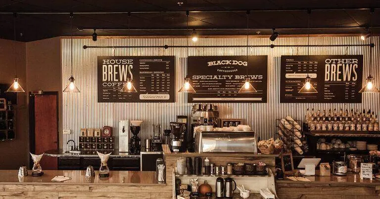 Cách bố trí quầy pha chế cafe và quầy bar 13 Tủ trưng bày đồ cổ cho phòng khách ấn tượng