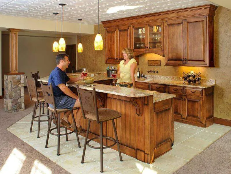 Tủ trưng bày đồ cổ cho phòng khách ấn tượng