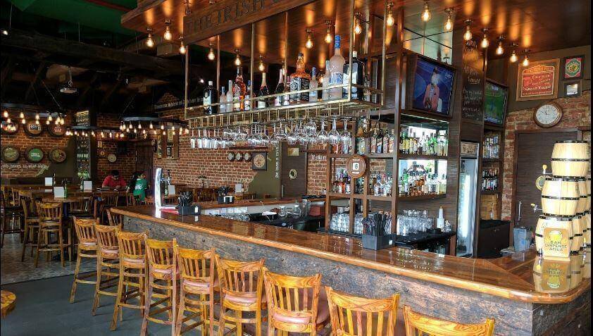 Bố trí, bày biện, sắp xếp không gian quầy bar hiện đại