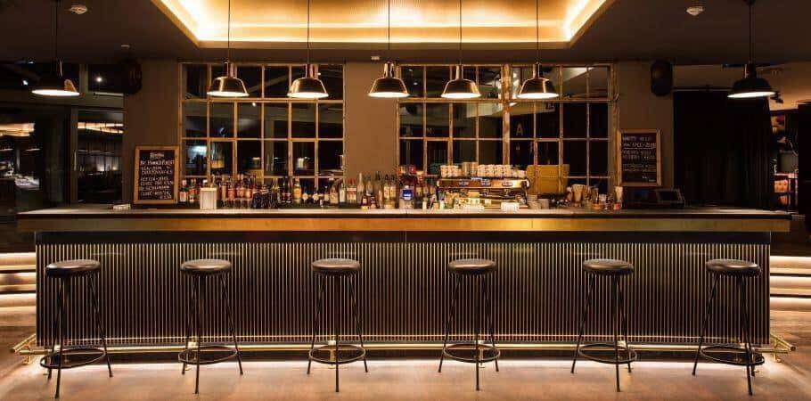 Trang trí quầy bar hiện đại 02