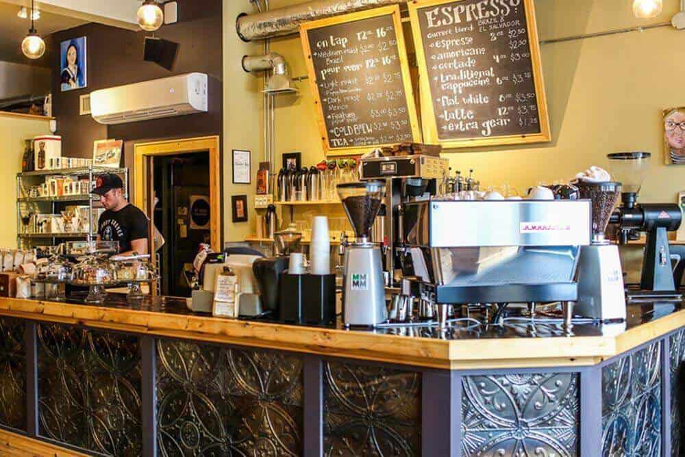Mẫu quầy bar hiện đại 15