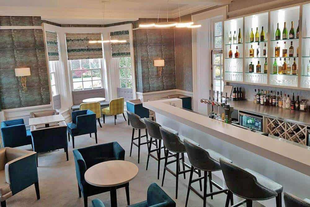 Mẫu quầy bar hiện đại 19