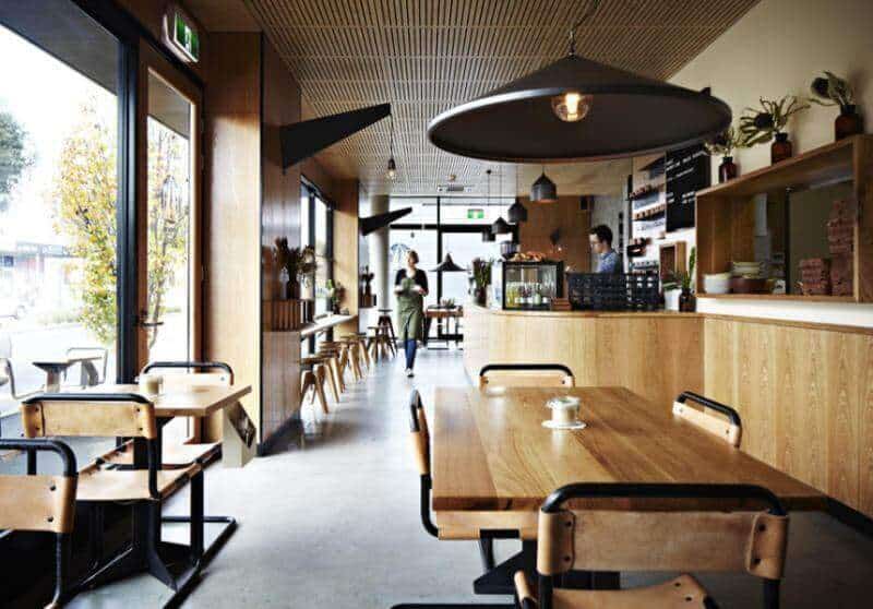 Lối đi, sảnh chờ của một quán cafe diện tích nhỏ