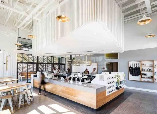 Tủ trưng bày đồ cổ cho phòng khách ấn tượng