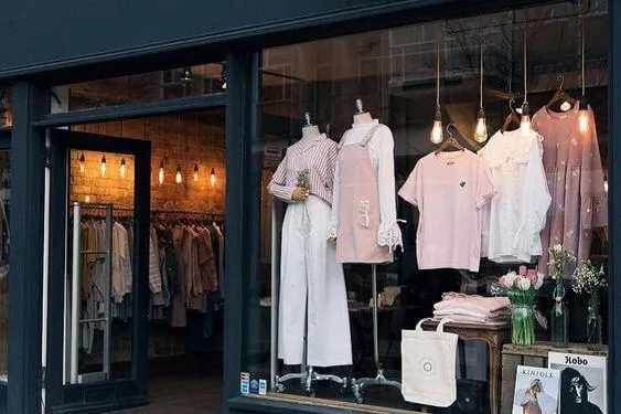 Cách trang trí shop quần áo