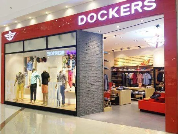 Cách trang trí shop quần áo