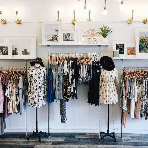 Cách trang trí shop quần áo