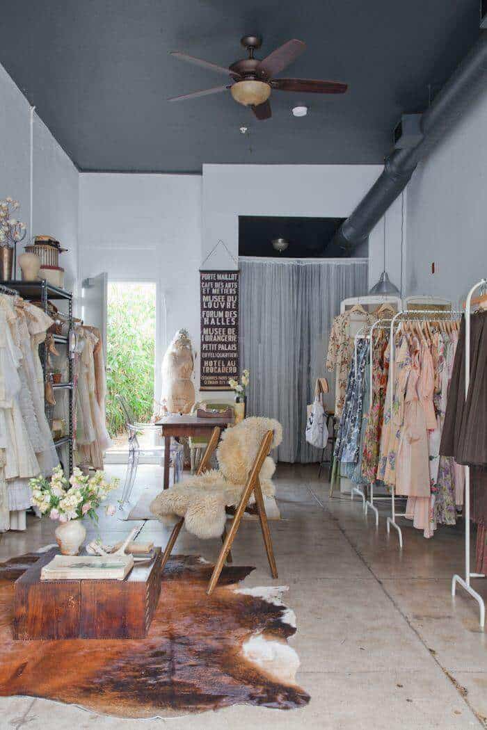 Cách trang trí shop thời trang 10 cách trang trí shop thời trang 08