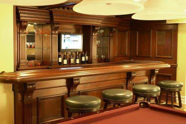 Quầy bar bằng gỗ sang trọng, tinh tế