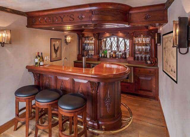 Thiết kế quầy bar hài hoà với không gian