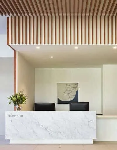 Quầy lễ tân vân đá chất lượng cao