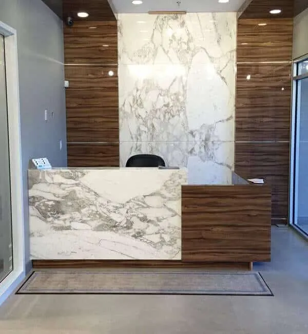 Quầy lễ tân vân đá chất lượng cao