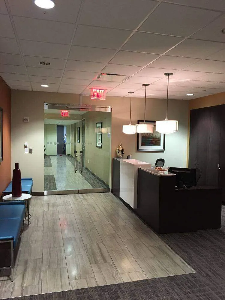 Quầy lễ tân vân đá chất lượng cao