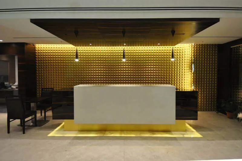 Mẫu quầy lễ tân nhà hàng sang trọng tinh tế