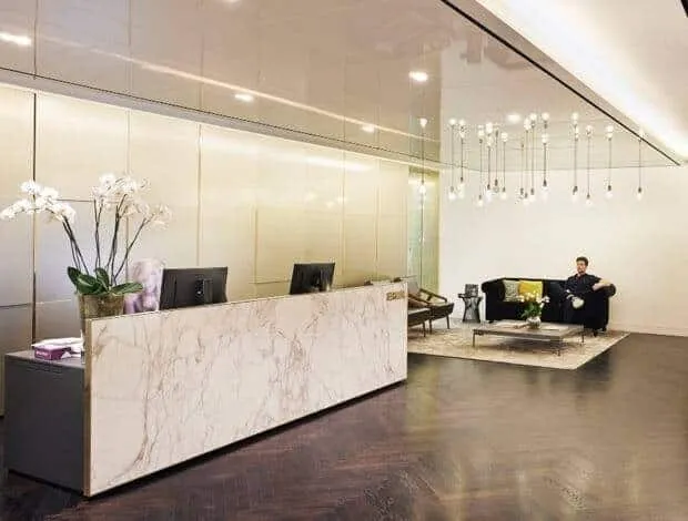 Mẫu quầy lễ tân khách sạn đạt tiêu chuẩn 3 Mẫu quầy lễ tân khách sạn đạt tiêu chuẩn