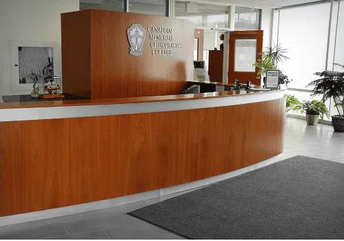 Bật mí 3 mẫu quầy lễ tân nhà hàng chất lượng của Bluecons