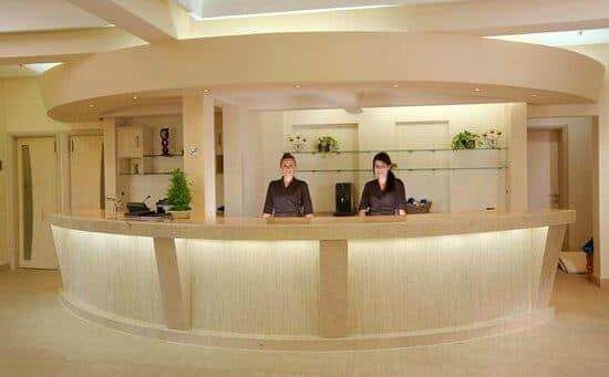 Quầy lễ tân vân đá chất lượng cao