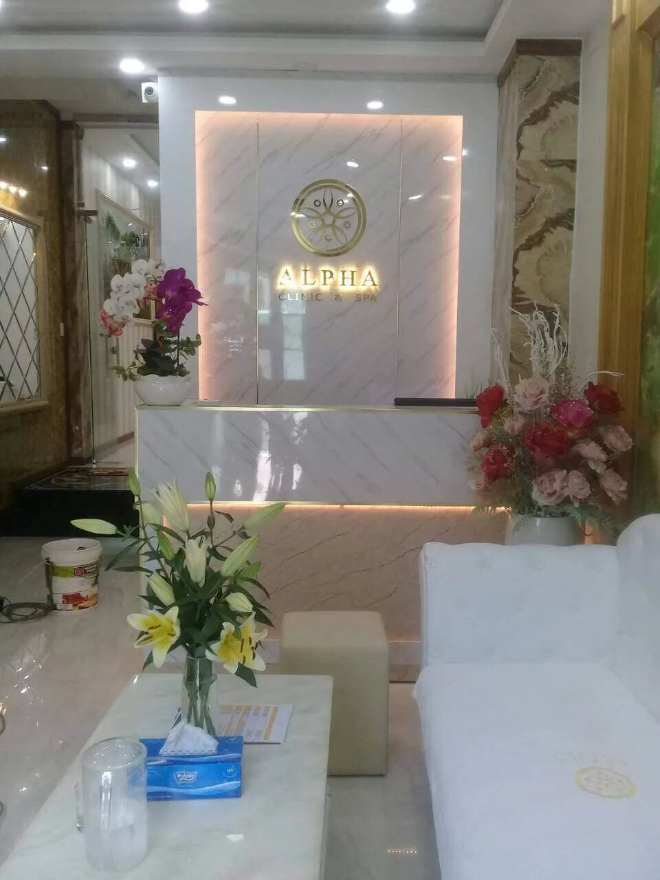 Bật mí 5 lưu ý thiết kế quầy lễ tân đẹp nhất 2021 4 Bật mí 3 mẫu quầy lễ tân nhà hàng chất lượng của Bluecons