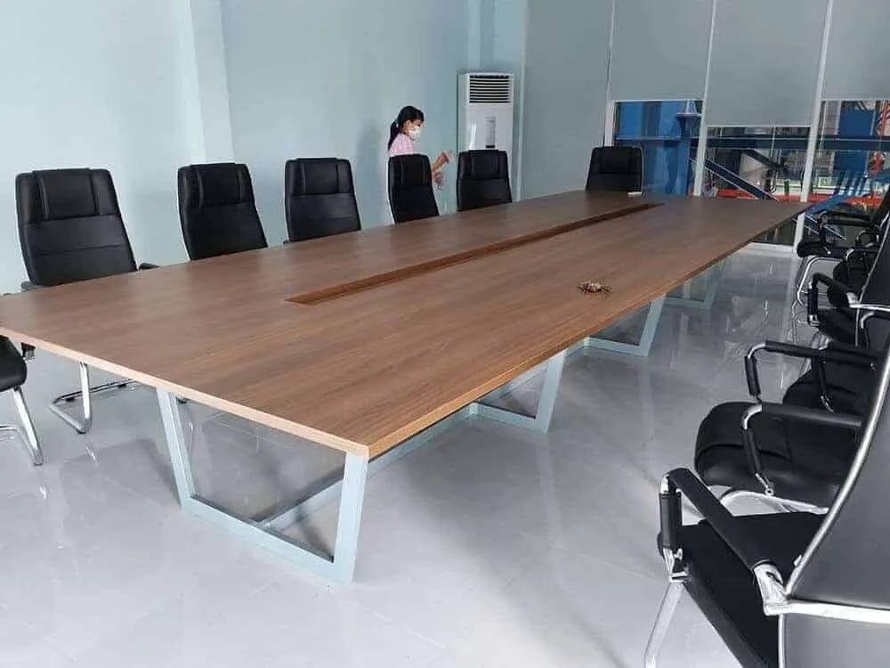 #411 Mẫu thiết kế bàn họp văn phòng 2023