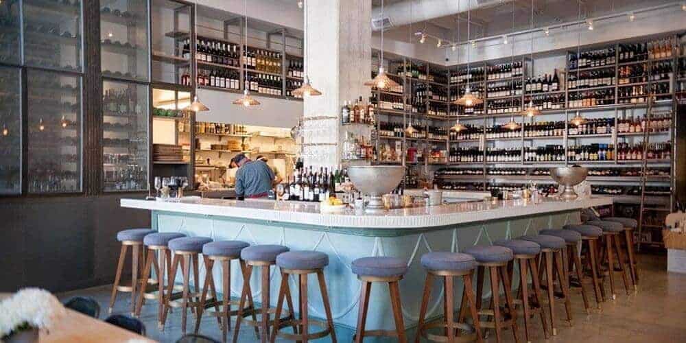 Mẫu quầy bar hiện đại 20