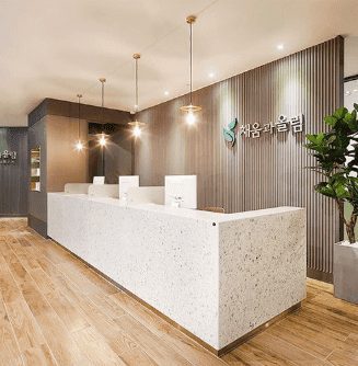 Mẫu quầy lễ tân công ty hiện đại nhỏ đẹp 5 Quầy lễ tân vân đá chất lượng cao