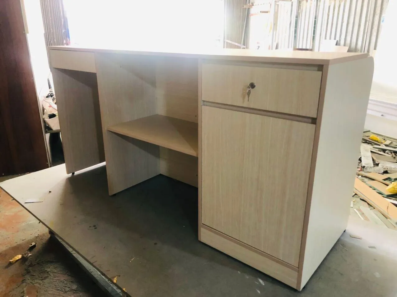 Quầy thu ngân có kệ trưng bày giá rẻ 2 Thiết kế phòng chung cư đẹp
