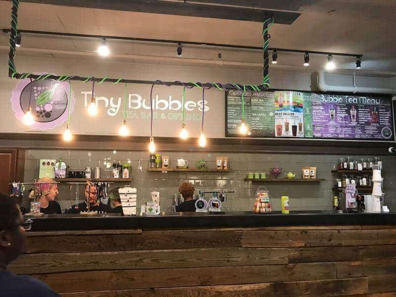 Thiết kế quây bar hình chữ U đơn giản