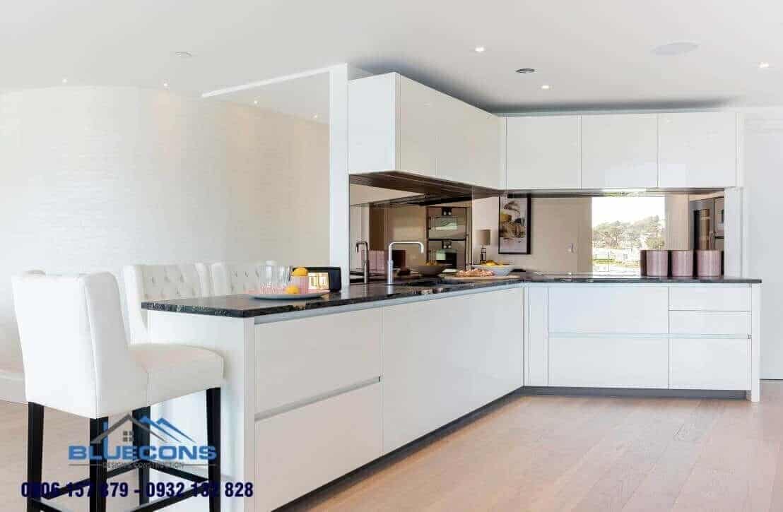 Mẫu quầy bar gỗ thông phủ acrylic toát lên vẻ sang trọng, đẳng cấp