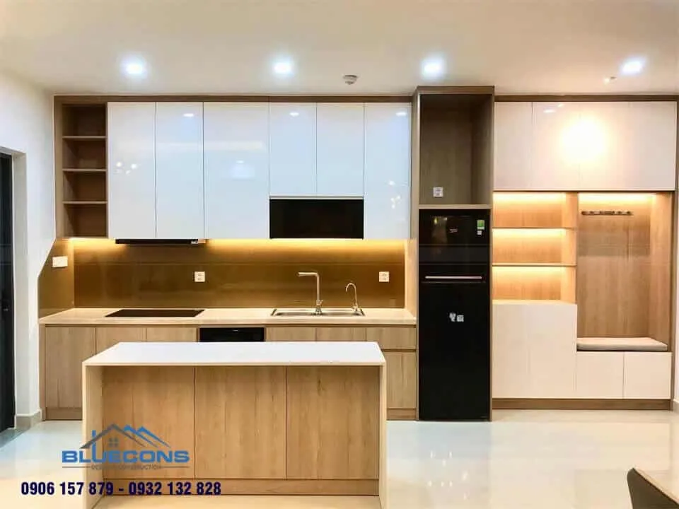 35+ Mẫu tủ bếp kính cường lực 5 Thiết kế phòng chung cư đẹp
