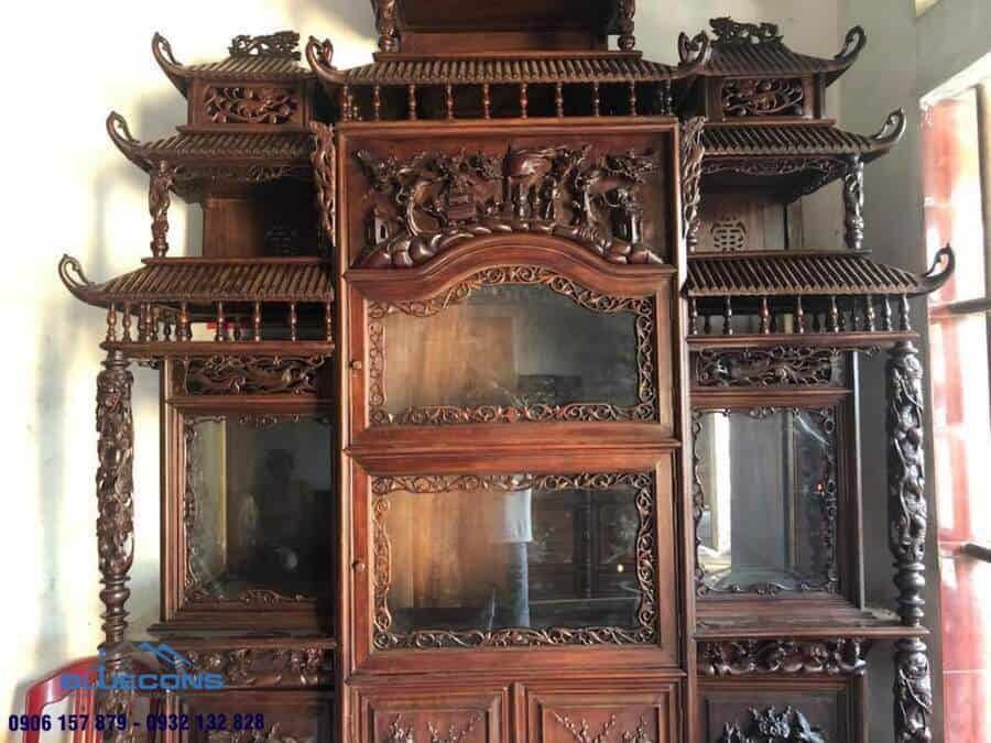 Tủ trưng bày đồ cổ cho phòng khách ấn tượng 8 Tủ trưng bày đồ cổ cho phòng khách ấn tượng